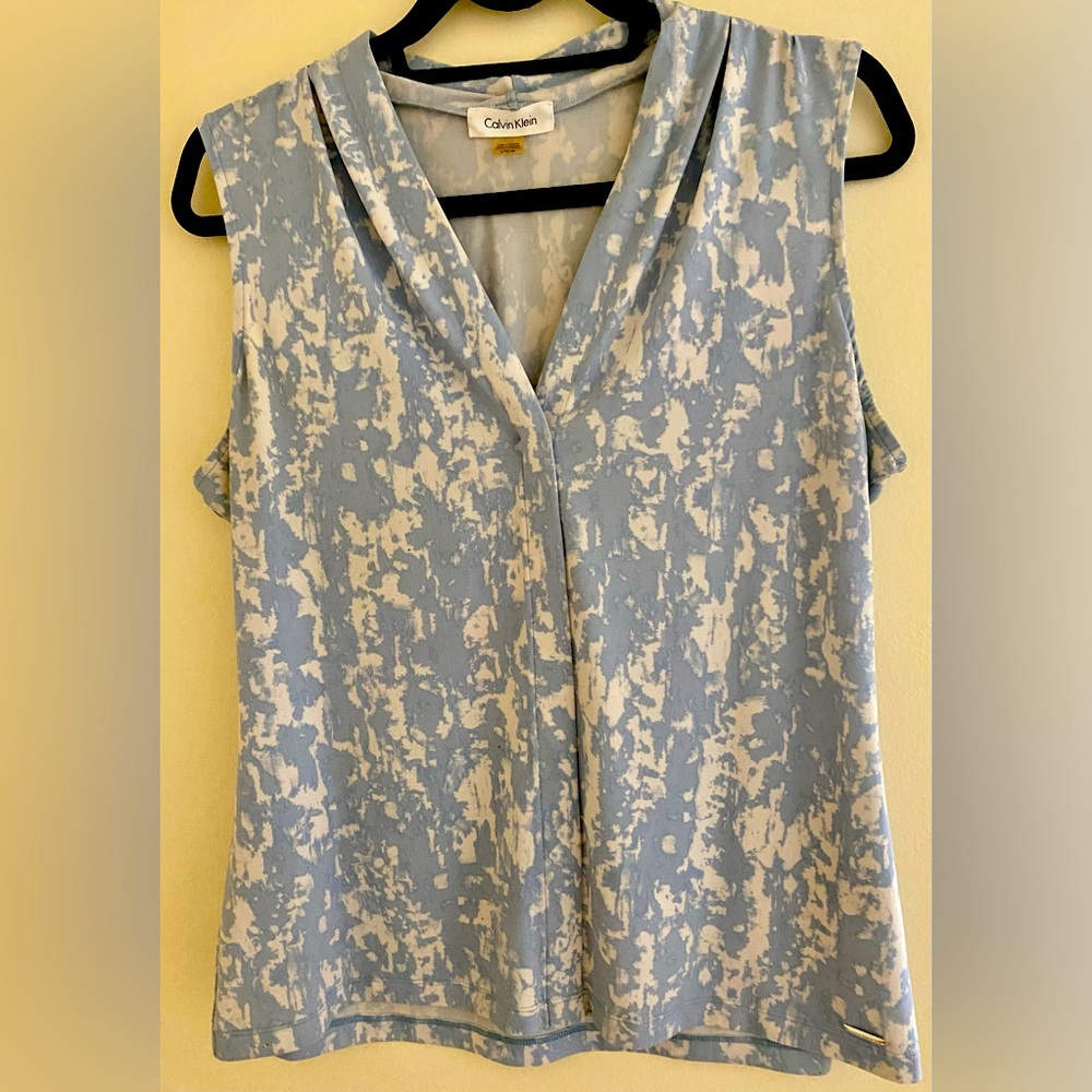 Calvin Klein Sleeveless V-Neck Top blue and white Size Large